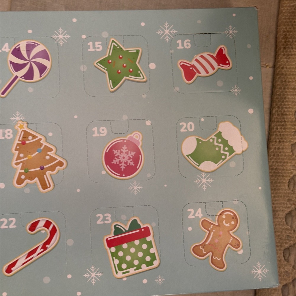Micromallows 2.5" Squishmallows Holiday Advent Calendar Plush - 24pk Box Damage - Picture 7 of 13